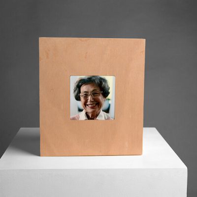 Urn van beukenhout staand – vierkant